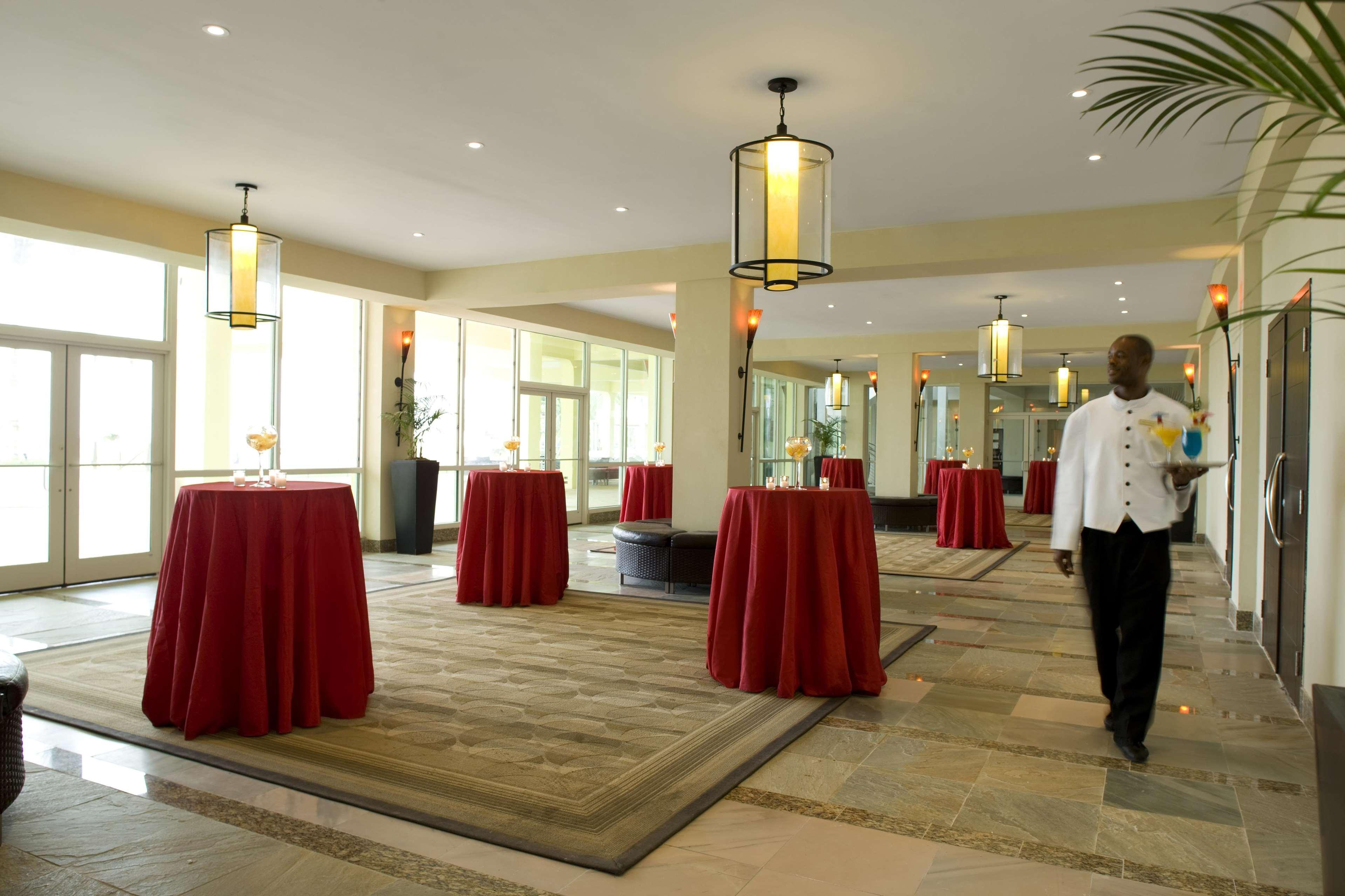 Hilton Rose Hall Resort & Spa Бухта Монтего Ресторан фото